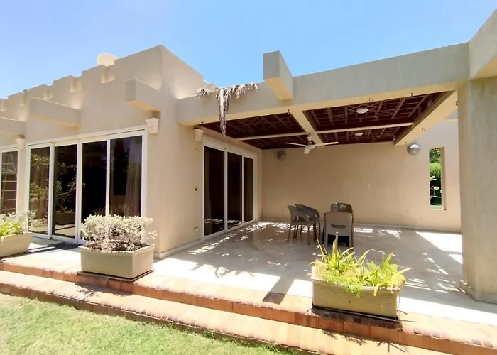 Villa 19, Amwaj Oyoun Resort - Beach- Aquapark Free Access